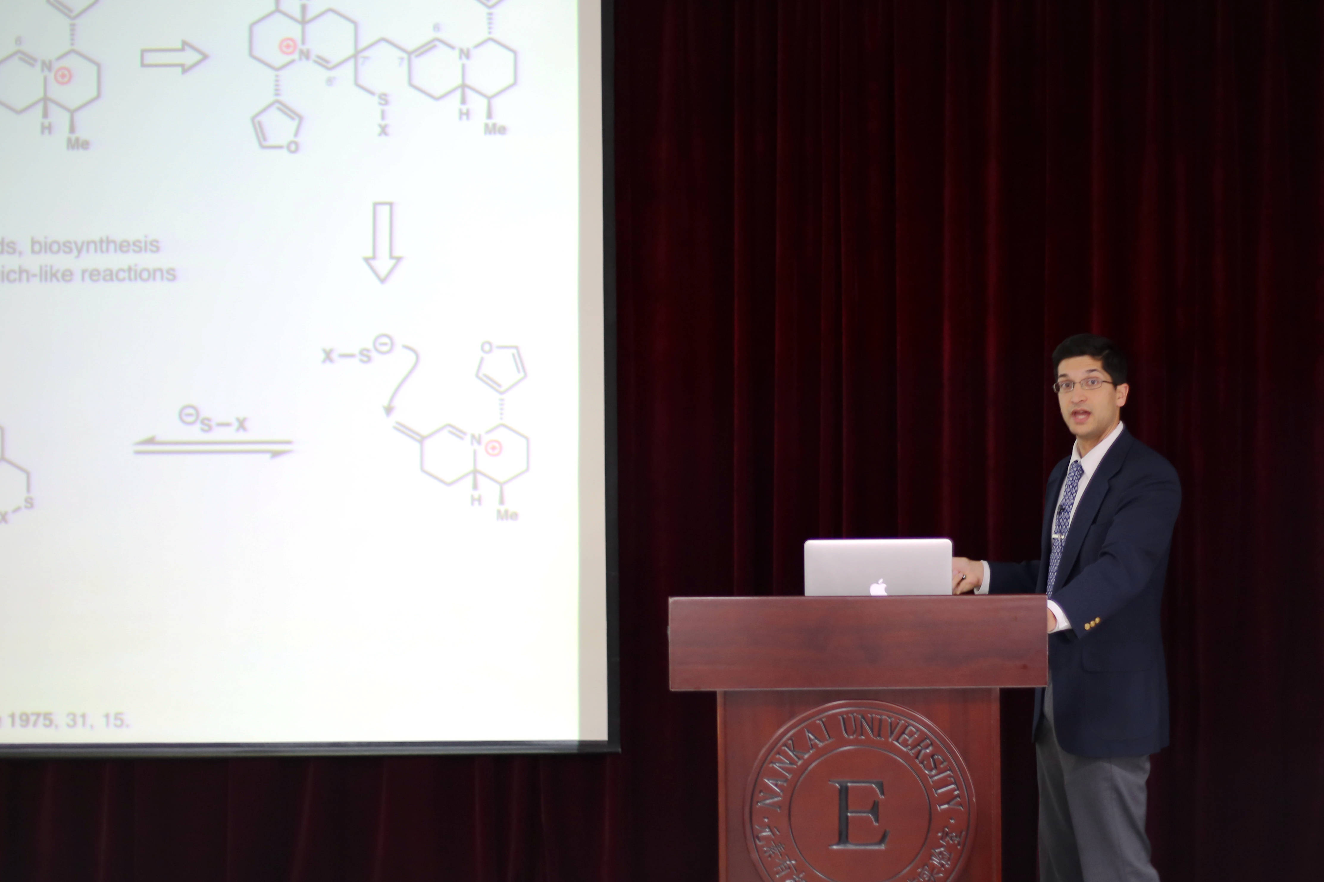 Dr. Ryan Shenvi教授访问元素有机化学国家重点实验室并做学术报告