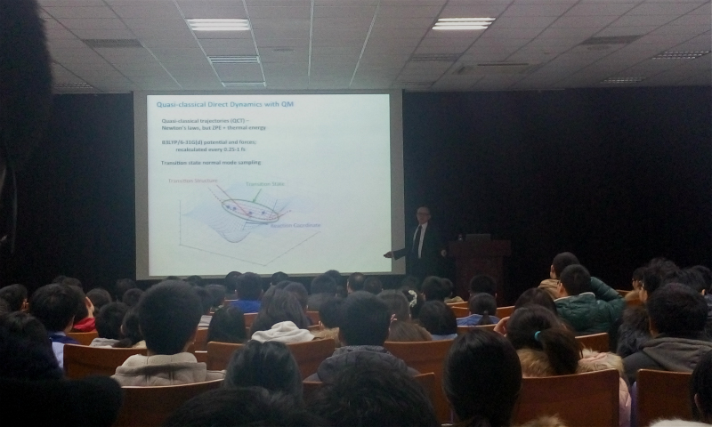 Kendall N. Houk教授访问元素有机化学国家重点实验室并做学术报告